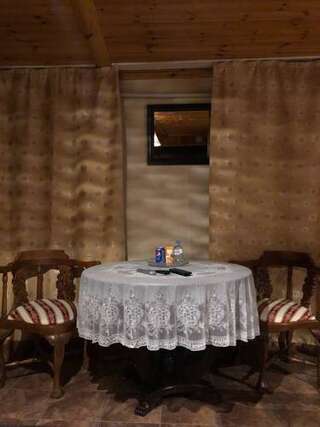 Гостиница Шале Шахты Улучшенный двухместный номер с 2 отдельными кроватями-6